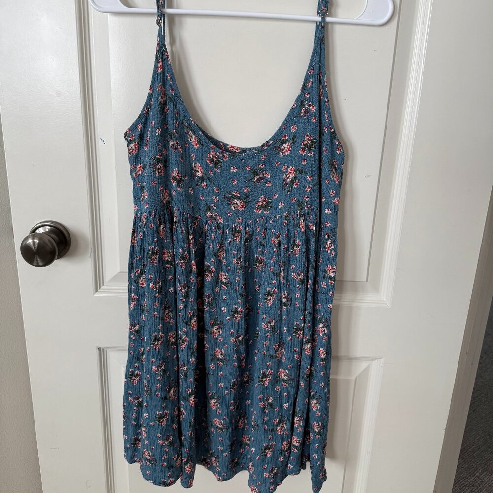 Natural Life Boho loose fit mini dress/dusty blue floral/spaghetti strap S